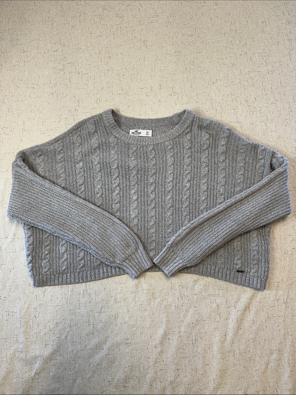 Hollister Light Gray Cable-Knit Cropped Sweater N0732